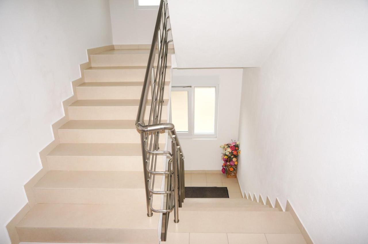 Apartments Sejla Ulcinj Exterior photo
