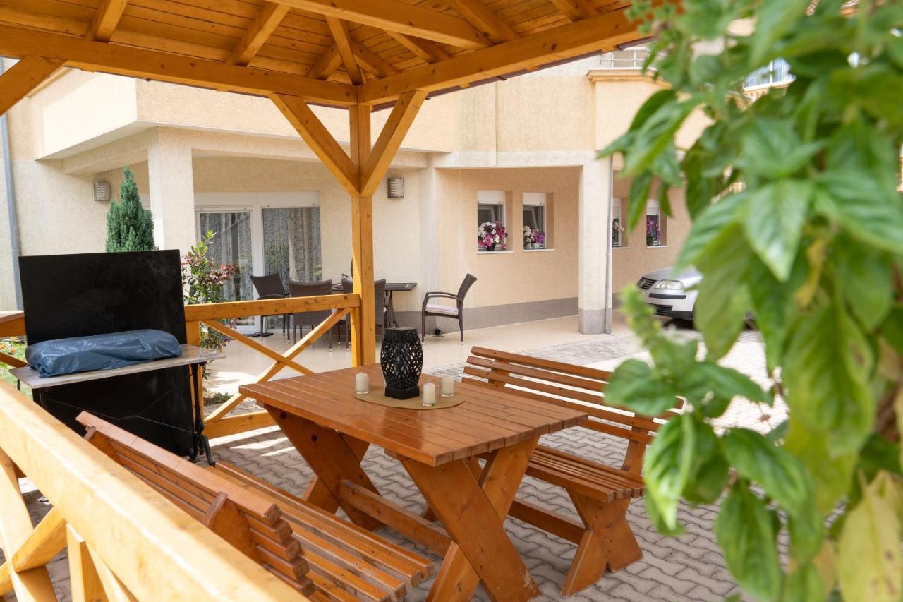 Apartments Sejla Ulcinj Exterior photo